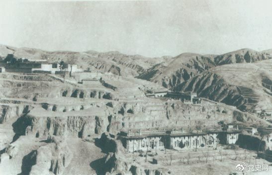 1947年12月25日至28日，中共中央在陜北米脂楊家溝召開擴(kuò)大會(huì)議（十二月會(huì)議）。圖為會(huì)議會(huì)址。